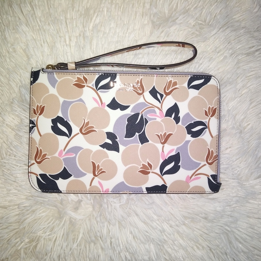 🌺Kate Spade Cameron Breezy Floral Wristlet